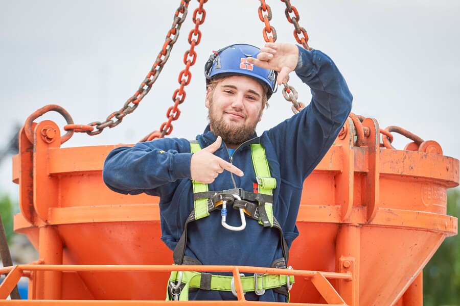 Hinterschwepfinger erfüllt strenge Anforderungen der AMS BAU