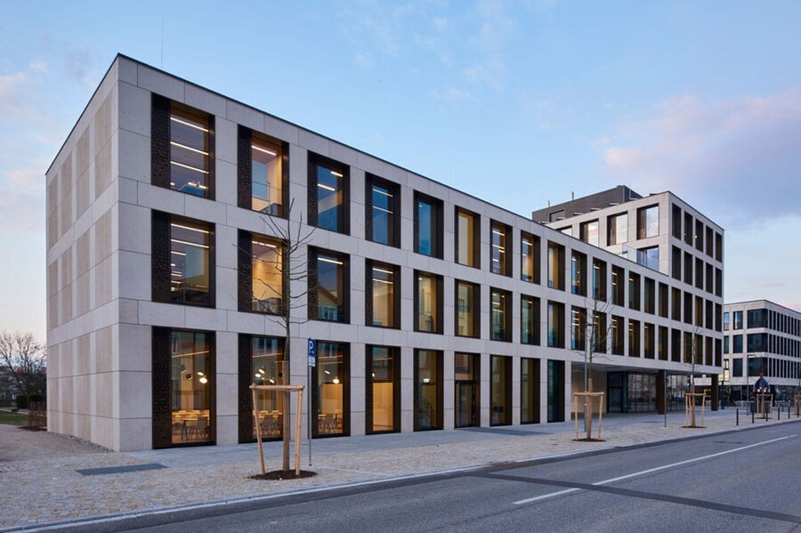 Neuer Firmensitz in Burghausen