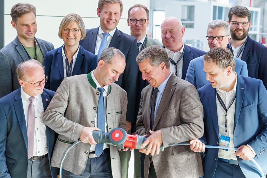 In Rekordzeit ein einzigartiges Werk für Batteriespeicher geplant und gebaut