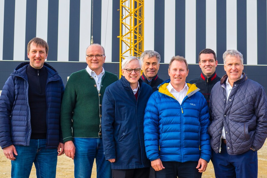 Die Gebäudehülle steht: Richtfest bei iTD in Pfarrkirchen