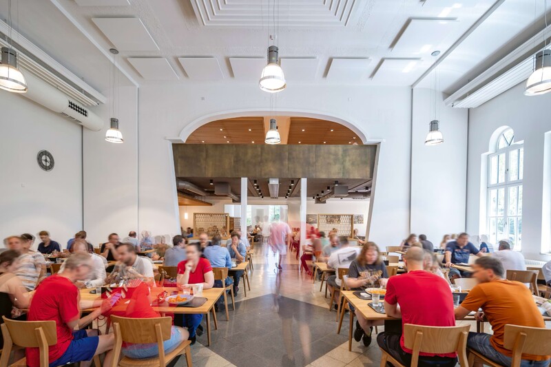 Von der Opernhalle zur Betriebskantine