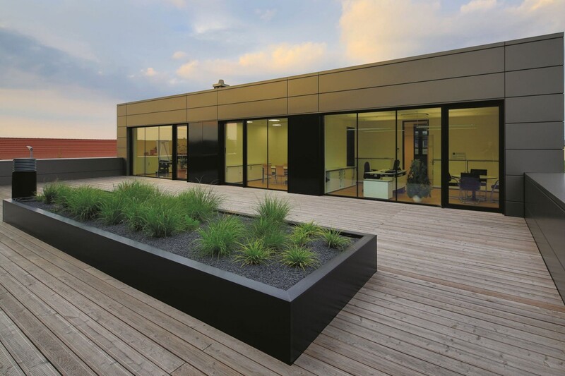 Bürogebäude mit Dachterasse