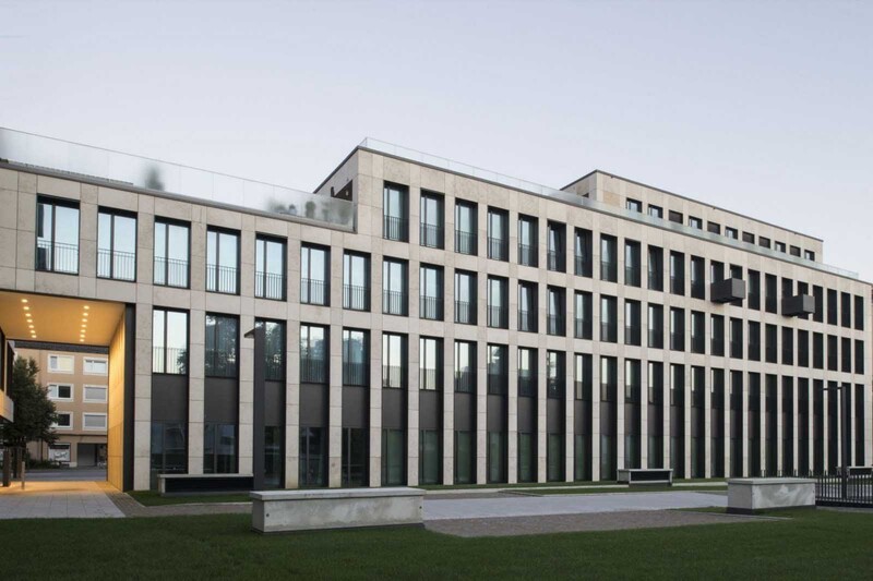 Perfekt eingefügt ins historische Stadtbild