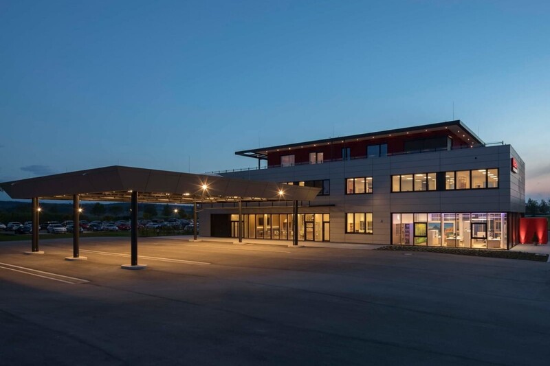 Überdachtes Busterminal