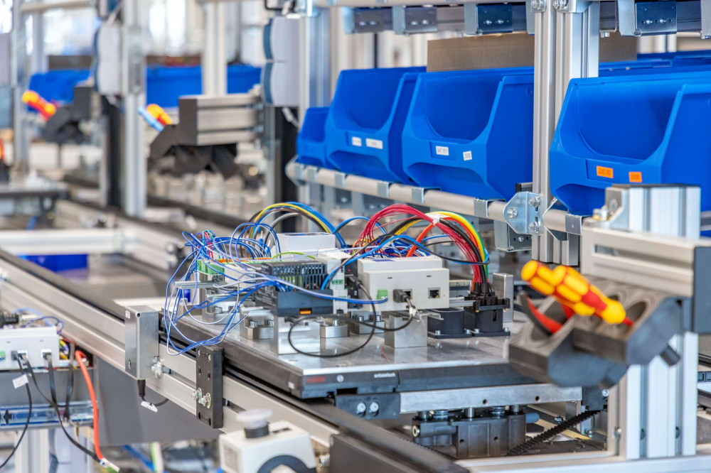 Montage Elektro-Komponenten