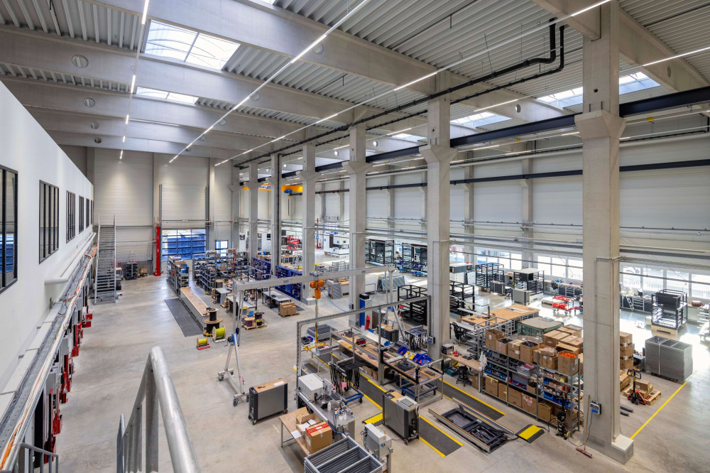 Produktionshalle Fenecon Batteriespeicher