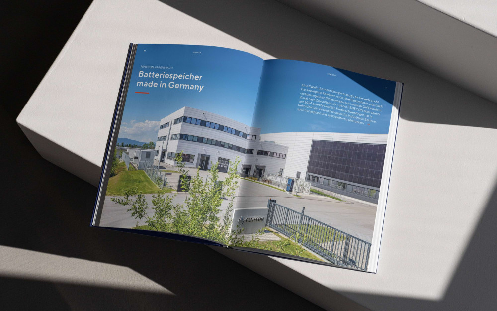 Aufgeschlagenes Magazin Standorte gestalten