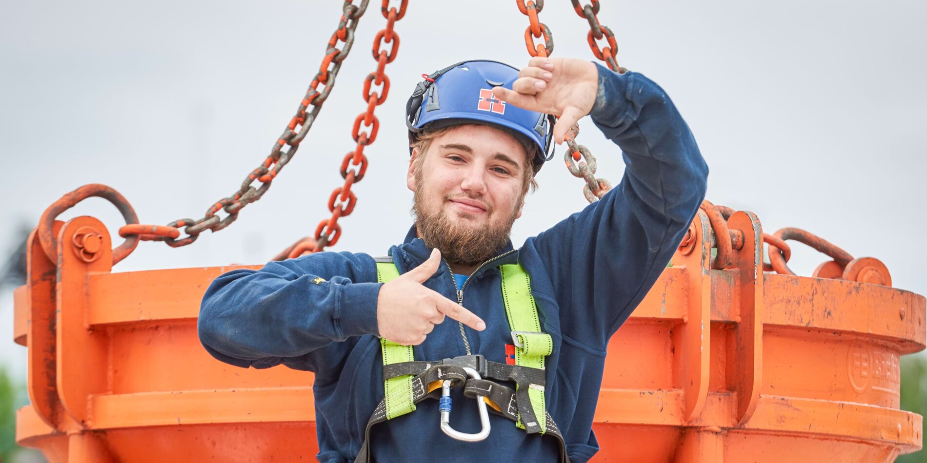 Hinterschwepfinger junger Mitarbeiter auf der Baustellen