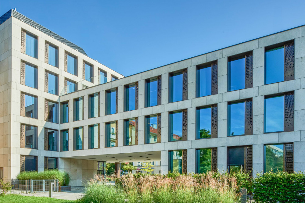 Sicht vom Stadtpark Hinterschwepfinger Firmensitz