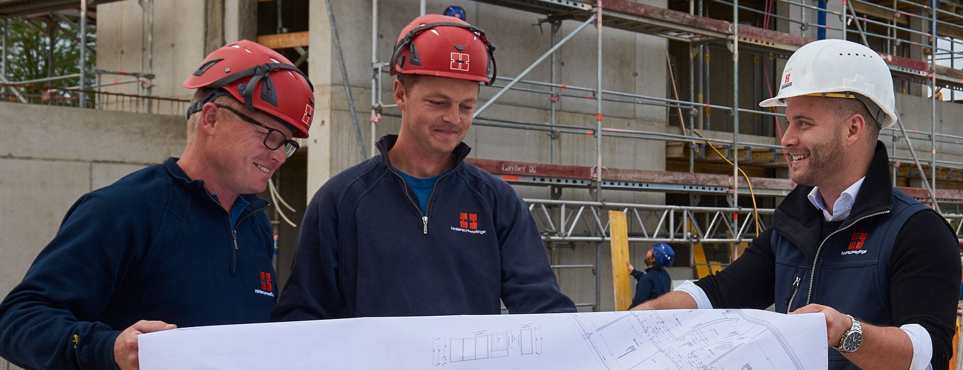 Werkpolier bei der Arbeit