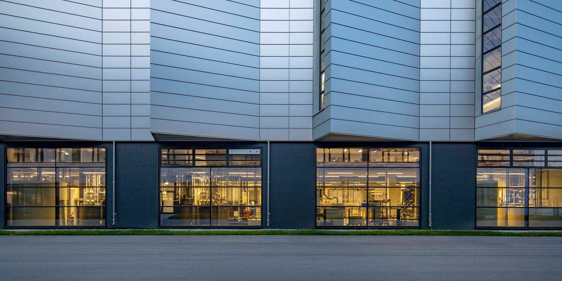 Rosenberger Produktionsgebäude Neubau Gebäudeansicht