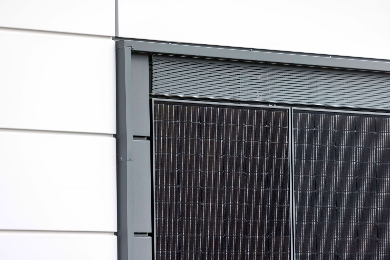 Fassaden-PV Befestigung Metallfassade